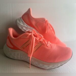 Women’s, Size 9.5, Coral, New Balance Fresh Foam Arishi v4